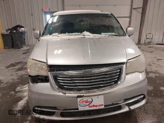 2011 Chrysler Town & Country Touring with VIN 2A4RR5DG0BR735274, listed as a IAAI auction lot 41845820 with 163,440 mi miles and . Bid and sale history available at DreamBid. Image 12.