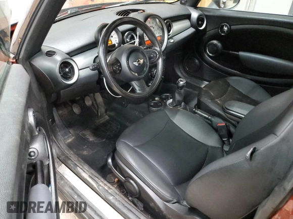 2011 MINI Hardtop with VIN WMWSU3C54BT183715, listed as a Copart auction lot 61479655 with 151,657 mi miles and Clean title. Bid and sale history available at DreamBid. Image 8.