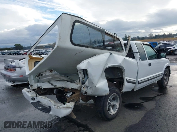 2001 Chevrolet S-10 LS with VIN 1GCCS19511K146361, listed as a IAAI auction lot 41170185 with 103,937 mi miles and . Bid and sale history available at DreamBid. Image 4.