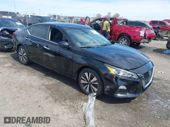 2022 Nissan Altima 2.5 SV with VIN 1N4BL4DV9NN366746, listed as a IAAI auction lot 41834642 with 32,669 mi miles. Bid and sale history available at carsss.com. Image 1.