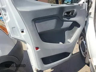 2019 Ford Transit z VIN 1FTYR1YG1KKB57785, wystawiony jako IAAI lot #42888449 z przebiegiem 39 580 mil mil oraz . Historia ofert i sprzedaży dostępna na DreamBid. Obrazek 1.