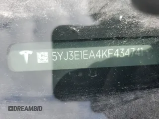 2019 Tesla Model 3 Mid Range z VIN 5YJ3E1EA4KF434741, wystawiony jako Copart lot #53857935 z przebiegiem Nie podano mil oraz Szkody całkowita. Historia ofert i sprzedaży dostępna na DreamBid. Obrazek 12.