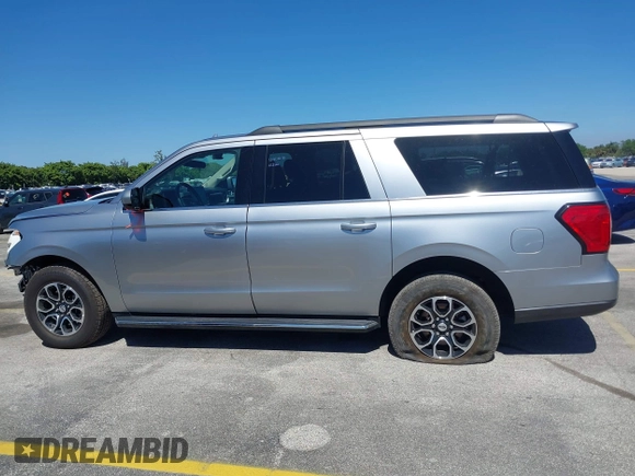 2023 Ford Expedition Max XLT with VIN 1FMJK1J86PEA03874, listed as a IAAI auction lot 41742291 with 45,822 mi miles and . Bid and sale history available at DreamBid. Image 14.