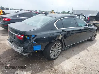 2017 BMW 7 Series 750i z VIN WBA7F0C31HGM22135, wystawiony jako IAAI lot #41919264 z przebiegiem 63 226 mil mil oraz . Historia ofert i sprzedaży dostępna na DreamBid. Obrazek 4.