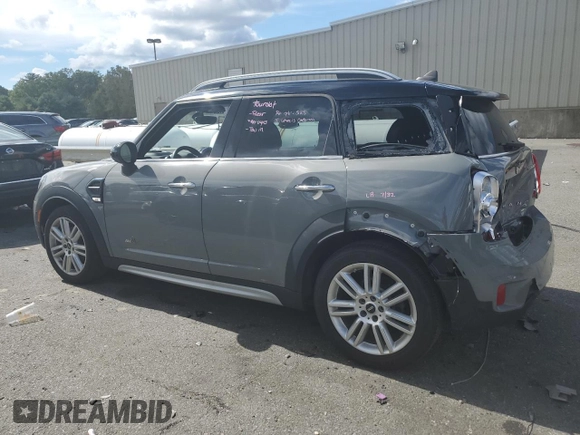 2018 MINI Countryman Cooper with VIN WMZYV5C31J3E04841, listed as a Copart auction lot 73400944 with 28,854 mi miles and Salvage Title. Bid and sale history available at carsss.com. Image 2.