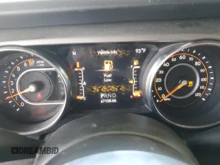 2019 Jeep Wrangler Unlimited Sahara with VIN 1C4HJXEG0KW532685, listed as a Copart auction lot 55503805 with 67,108 mi miles and Salvage title. Bid and sale history available at DreamBid. Image 9.