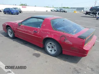 1988 Pontiac Firebird Trans Am с VIN 1G2FW21E0JL216496, выставлен на аукционе IAAI как лот 42131654 с пробегом 231 941 миль миль и . История ставок и продаж доступна на DreamBid. Изображение 3.