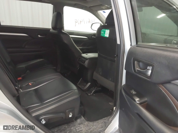 2019 Toyota Highlander SE with VIN 5TDJZRFHXKS578537, listed as a IAAI auction lot 41617419 with 127,877 mi miles. Bid and sale history available at carsss.com. Image 8.