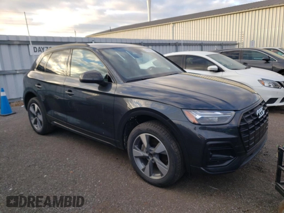 2024 Audi Q5 Komfort with VIN WA1AAAFY0R2125368, listed as a Copart auction lot 84030664 with 34 mi miles and Non Repairable. Bid and sale history available at carsss.com. Image 4.