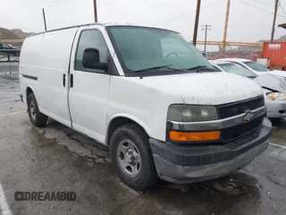 2006 Chevrolet Express Cargo z VIN 1GCFG15XX61150718, wystawiony jako IAAI lot #41503391 z przebiegiem 349 917 mil mil oraz . Historia ofert i sprzedaży dostępna na DreamBid. Obrazek 1.