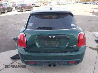 2016 MINI Cooper Hardtop 4 Door S with VIN WMWXU3C58G2D28227, listed as a IAAI auction lot 38046281 with 56,694 mi miles. Bid and sale history available at carsss.com. Image 17.