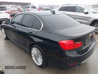 2012 BMW 3 Series 335i z VIN WBA3A9G57CNP35420, wystawiony jako IAAI lot #41449784 z przebiegiem 100 692 mil mil oraz . Historia ofert i sprzedaży dostępna na DreamBid. Obrazek 3.