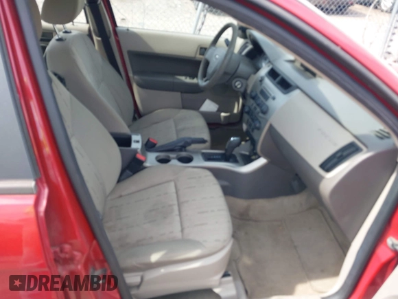 2009 Ford Focus SE z VIN 1FAHP35N89W153231, wystawiony jako IAAI lot #42353634 z przebiegiem 119 297 mil mil oraz . Historia ofert i sprzedaży dostępna na DreamBid. Obrazek 5.