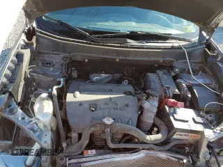 2016 Mitsubishi Outlander ES z VIN JA4AR3AU5GZ023965, wystawiony jako Copart lot #57271305 z przebiegiem 48 666 mil mil oraz Szkoda całkowita • Salvage title. Historia ofert i sprzedaży dostępna na DreamBid. Obrazek 12.