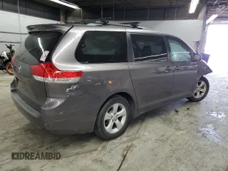 2011 Toyota Sienna LE AAS z VIN 5TDKK3DC2BS064579, wystawiony jako Copart lot #56754655 z przebiegiem 187 387 mil mil oraz Czysty tytuł • Clean title. Historia ofert i sprzedaży dostępna na DreamBid. Obrazek 3.