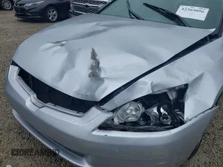 2003 Honda Accord LX z VIN 1HGCM56363A140358, wystawiony jako IAAI lot #42365056 z przebiegiem 202 238 mil mil oraz . Historia ofert i sprzedaży dostępna na DreamBid. Obrazek 6.