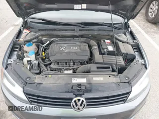 2014 Volkswagen Jetta SE z VIN 3VWD17AJ3EM225383, wystawiony jako IAAI lot #42172006 z przebiegiem 129 198 mil mil oraz . Historia ofert i sprzedaży dostępna na DreamBid. Obrazek 10.