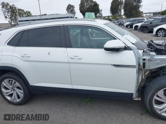 2021 Volkswagen Atlas SEL с VIN 1V2EE2CA1MC228616, выставлен на аукционе IAAI как лот 41231626 с пробегом 46 369 миль миль и . История ставок и продаж доступна на DreamBid. Изображение 14.