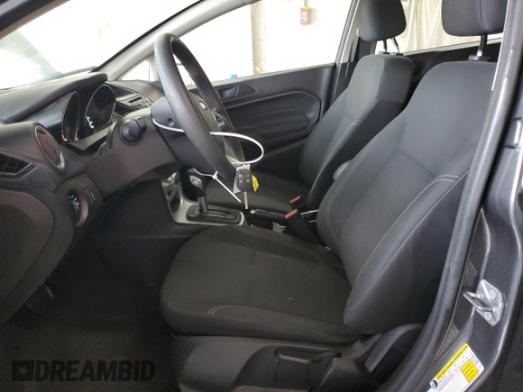 2019 Ford Fiesta SE z VIN 3FADP4BJ2KM117840, wystawiony jako Copart lot #56603685 z przebiegiem 49 515 mil mil oraz Szkoda całkowita • Salvage title. Historia ofert i sprzedaży dostępna na DreamBid. Obrazek 7.