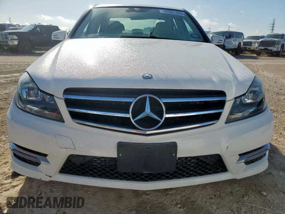 2014 Mercedes-Benz C 250 Sport with VIN WDDGF4HB5EA962960, listed as a Copart auction lot 62601655 with 34,620 mi miles and Salvage title. Bid and sale history available at DreamBid. Image 5.