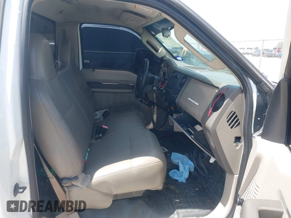 2008 Ford F-250 XL with VIN 1FTNF20548ED30900, listed as a IAAI auction lot 42695432 with Not provided miles and . Bid and sale history available at DreamBid. Image 5.