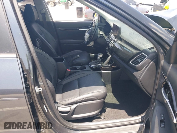 2022 Kia Seltos EX z VIN KNDERCAA2N7246714, wystawiony jako IAAI lot #42282653 z przebiegiem 51 650 mil mil oraz . Historia ofert i sprzedaży dostępna na DreamBid. Obrazek 5.