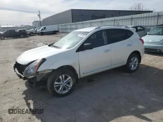 2015 Nissan Rogue S z VIN JN8AS5MV6FW770957, wystawiony jako Copart lot #50017395 z przebiegiem 141 834 mil mil oraz Szkody całkowita. Historia ofert i sprzedaży dostępna na DreamBid. Obrazek 1.