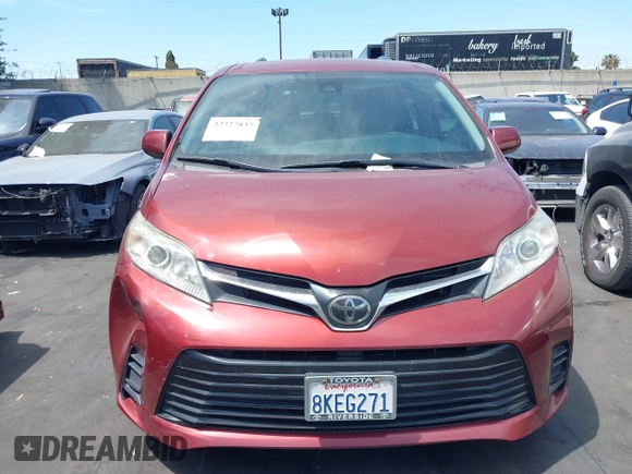 2019 Toyota Sienna LE Auto Access Seat z VIN 5TDKZ3DC6KS966678, wystawiony jako IAAI lot #42327837 z przebiegiem 74 153 mil mil oraz . Historia ofert i sprzedaży dostępna na DreamBid. Obrazek 12.