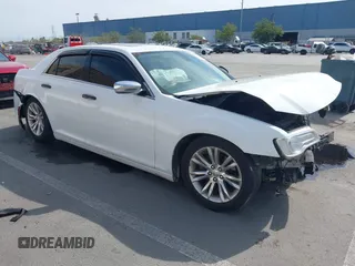 2016 Chrysler 300 C z VIN 2C3CCAEG4GH343193, wystawiony jako IAAI lot #42053478 z przebiegiem 111 423 mil mil oraz . Historia ofert i sprzedaży dostępna na DreamBid. Obrazek 1.