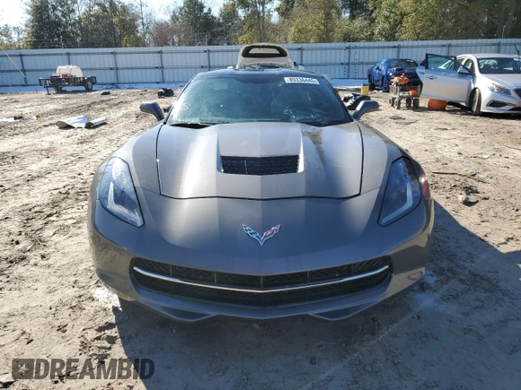 2015 Chevrolet Corvette Z51 3LT z VIN 1G1YM2D7XF5112657, wystawiony jako Copart lot #89336445 z przebiegiem Nie podano mil oraz Nie do naprawy • Non repairable. Historia ofert i sprzedaży dostępna na DreamBid. Obrazek 5.