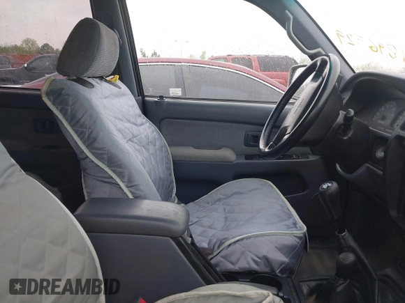 2000 Toyota 4Runner SR5 z VIN JT3HN86R1Y0301238, wystawiony jako IAAI lot #41896529 z przebiegiem 317 095 mil mil oraz . Historia ofert i sprzedaży dostępna na DreamBid. Obrazek 5.