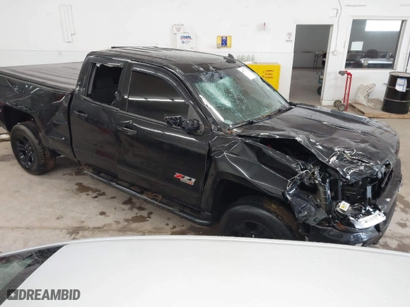 2017 Chevrolet Silverado 1500 LT with VIN 1GCVKREC5HZ253927, listed as a IAAI auction lot 41720221 with 110,141 mi miles. Bid and sale history available at carsss.com. Image 1.