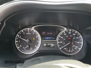 2013 Infiniti JX35 with VIN 5N1AL0MM6DC352606, listed as a Copart auction lot 50633205 with 123,798 mi miles and Salvage Title. Bid and sale history available at DreamBid. Image 9.