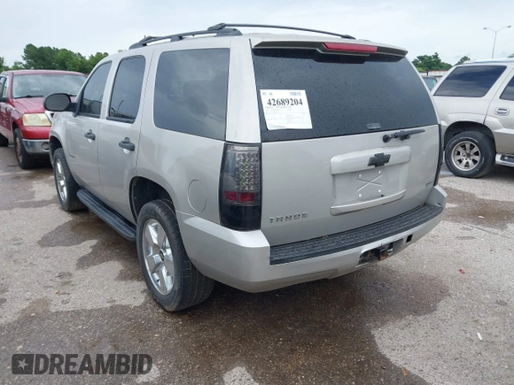 2007 Chevrolet Tahoe LT z VIN 1GNFC13017J400809, wystawiony jako IAAI lot #42689204 z przebiegiem 237 400 mil mil oraz . Historia ofert i sprzedaży dostępna na DreamBid. Obrazek 3.