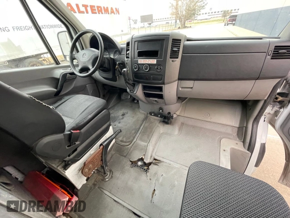 2011 Mercedes-Benz Sprinter Cargo Cargo with VIN WD3PE8CB5B5604980, listed as a Copart auction lot 87464074 with 412,111 mi miles and Clean Title. Bid and sale history available at DreamBid. Image 9.