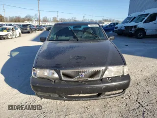 1998 Volvo S70 z VIN YV1LS553XW3480105, wystawiony jako Copart lot #83552564 z przebiegiem 200 181 mil mil oraz Nie do naprawy. Historia ofert i sprzedaży dostępna na DreamBid. Obrazek 5.
