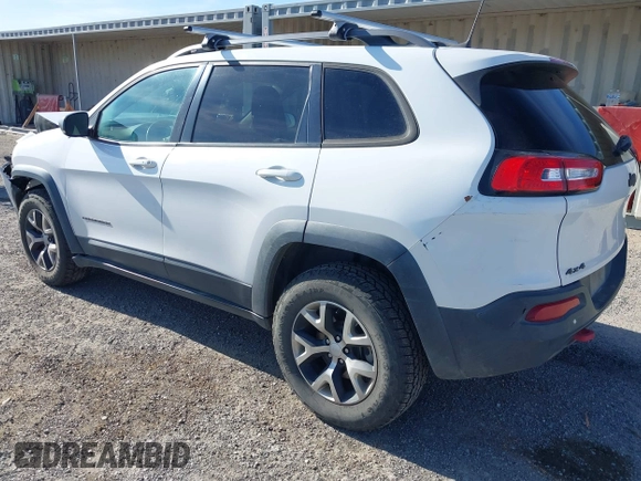 2017 Jeep Cherokee Trailhawk L Plus z VIN 1C4PJMBS1HD217370, wystawiony jako IAAI lot #42486588 z przebiegiem 108 695 mil mil oraz . Historia ofert i sprzedaży dostępna na DreamBid. Obrazek 3.