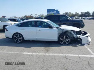 2025 Honda Accord Sport z VIN 1HGCY2F56SA014004, wystawiony jako IAAI lot #41916584 z przebiegiem 1 060 mil mil oraz . Historia ofert i sprzedaży dostępna na DreamBid. Obrazek 13.
