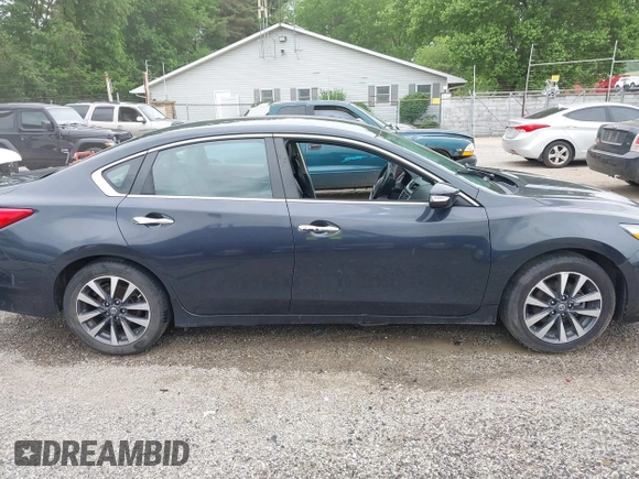 2017 Nissan Altima SL z VIN 1N4AL3AP6HC193134, wystawiony jako IAAI lot #42287276 z przebiegiem 97 296 mil mil oraz . Historia ofert i sprzedaży dostępna na DreamBid. Obrazek 14.