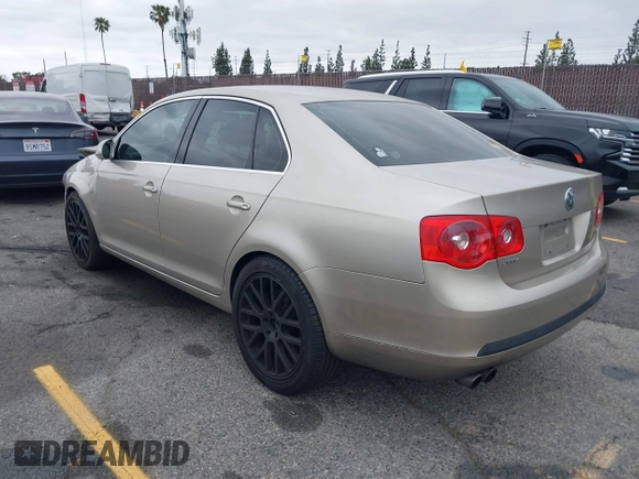 2005 Volkswagen Jetta 2.5 with VIN 3VWSG71K75M604112, listed as a IAAI auction lot 42196395 with 72,142 mi miles and . Bid and sale history available at DreamBid. Image 3.