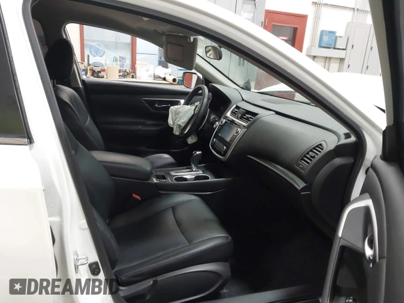 2018 Nissan Altima SV with VIN 1N4AL3AP9JC271718, listed as a IAAI auction lot 41787242 with 73,523 mi miles and . Bid and sale history available at carsss.com. Image 5.
