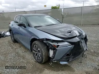 2023 Lexus RZ 450e Premium z VIN JTJAAAAB6PA009956, wystawiony jako Copart lot #48707855 z przebiegiem 6736 mil mil oraz Szkody całkowita. Historia ofert i sprzedaży dostępna na DreamBid. Obrazek 11.