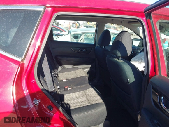 2017 Nissan Rogue SV z VIN 5N1AT2MV6HC818304, wystawiony jako IAAI lot #41828215 z przebiegiem 66 818 mil mil oraz . Historia ofert i sprzedaży dostępna na DreamBid. Obrazek 8.