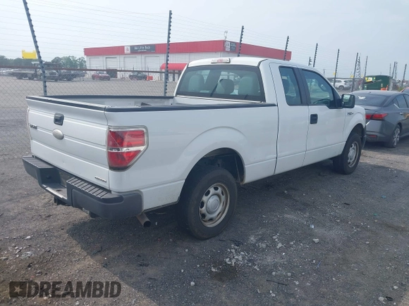 2011 Ford F-150 XL z VIN 1FTEX1CM3BFC22991, wystawiony jako IAAI lot #42134038 z przebiegiem 303 095 mil mil oraz . Historia ofert i sprzedaży dostępna na DreamBid. Obrazek 4.