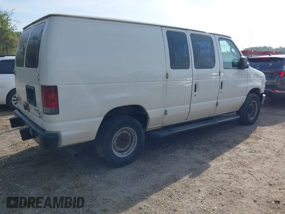 2009 Ford Econoline Cargo with VIN 1FTNE24W89DA31505, listed as a IAAI auction lot 42066233 with 267,327 mi miles. Bid and sale history available at carsss.com. Image 4.