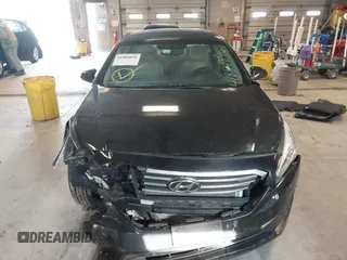 2016 Hyundai Sonata SE z VIN 5NPE24AF5GH260658, wystawiony jako IAAI lot #41884896 z przebiegiem 127 645 mil mil oraz . Historia ofert i sprzedaży dostępna na DreamBid. Obrazek 12.