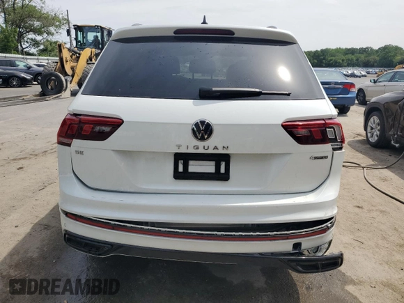 2024 Volkswagen Tiguan SE R-Line Black z VIN 3VV8B7AX7RM117751, wystawiony jako Copart lot #56531675 z przebiegiem 11 964 mil mil oraz Szkoda całkowita • Salvage title. Historia ofert i sprzedaży dostępna na DreamBid. Obrazek 6.