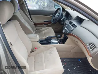2010 Honda Accord EX z VIN 5KBCP3F73AB004739, wystawiony jako IAAI lot #41527668 z przebiegiem 206 667 mil mil oraz . Historia ofert i sprzedaży dostępna na DreamBid. Obrazek 5.