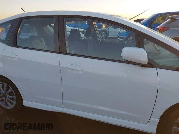 2013 Honda Fit Sport with VIN JHMGE8H54DC046478, listed as a IAAI auction lot 41285113 with 166,360 mi miles. Bid and sale history available at carsss.com. Image 14.