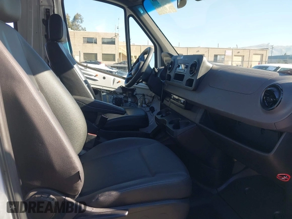 2022 Mercedes-Benz Sprinter Cargo Cargo with VIN W1Y40BHY2NT107852, listed as a IAAI auction lot 41323608 with 27,397 mi miles and . Bid and sale history available at DreamBid. Image 5.